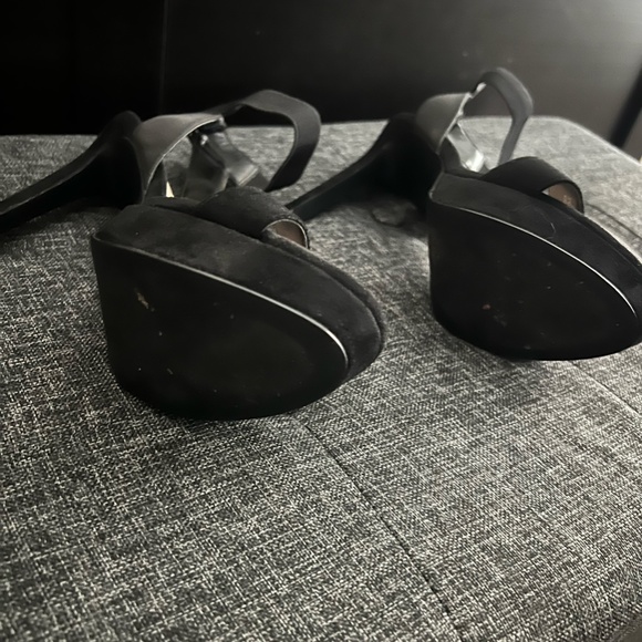 Steve Madden All Black Heels - Picture 4 of 5